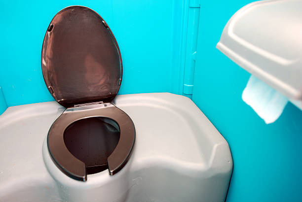 Porta potty delivery and setup in Dresden, OH