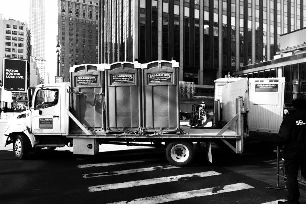 Best Portable bathroom rental  in Dresden, OH